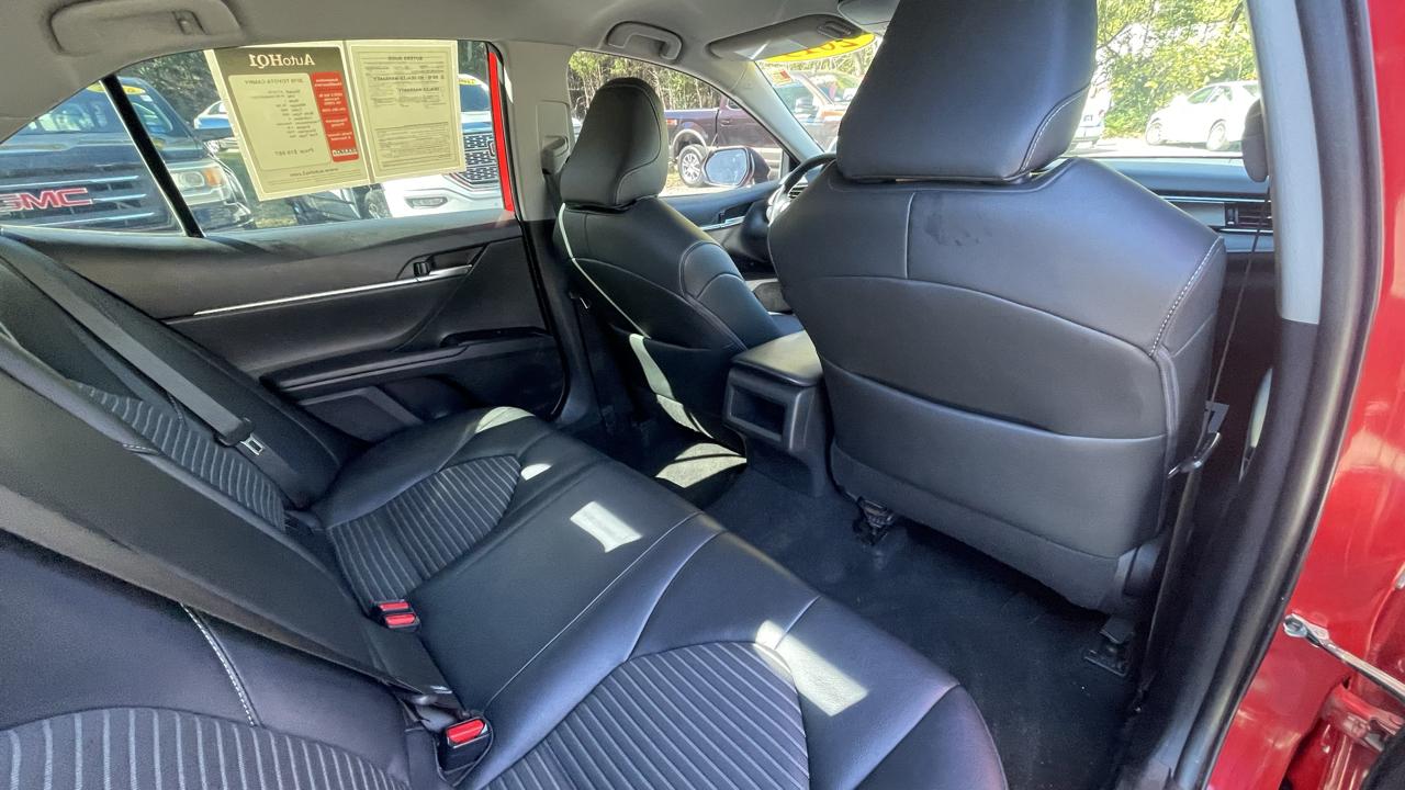 Toyota Camry SE 2019