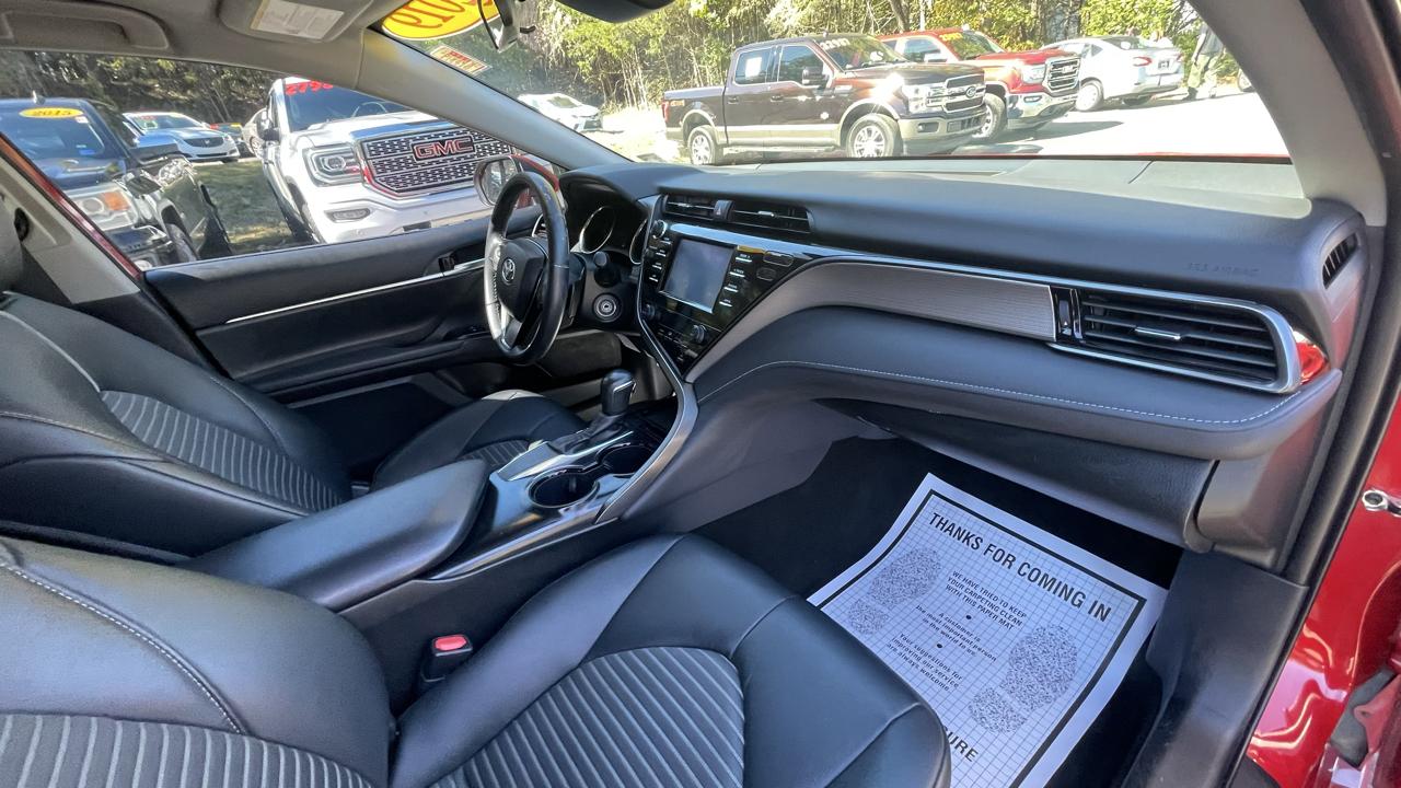 Toyota Camry SE 2019