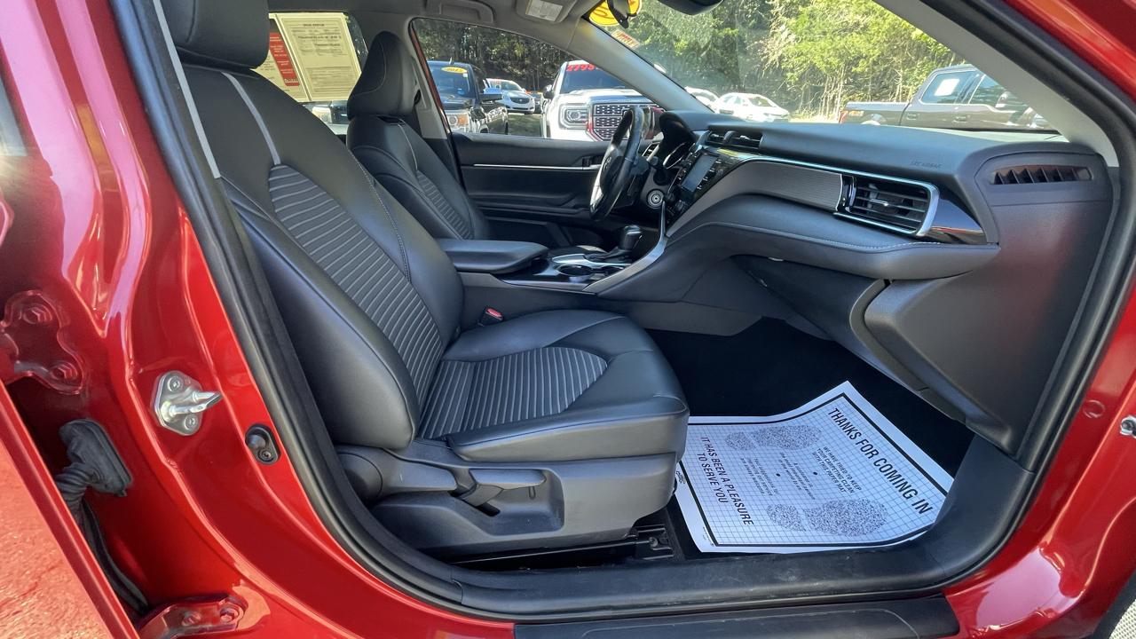 Toyota Camry SE 2019
