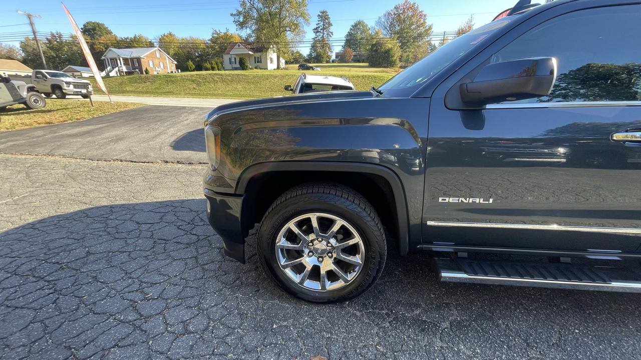GMC Sierra 1500 Denali Crew Cab Long Box 4WD 2017