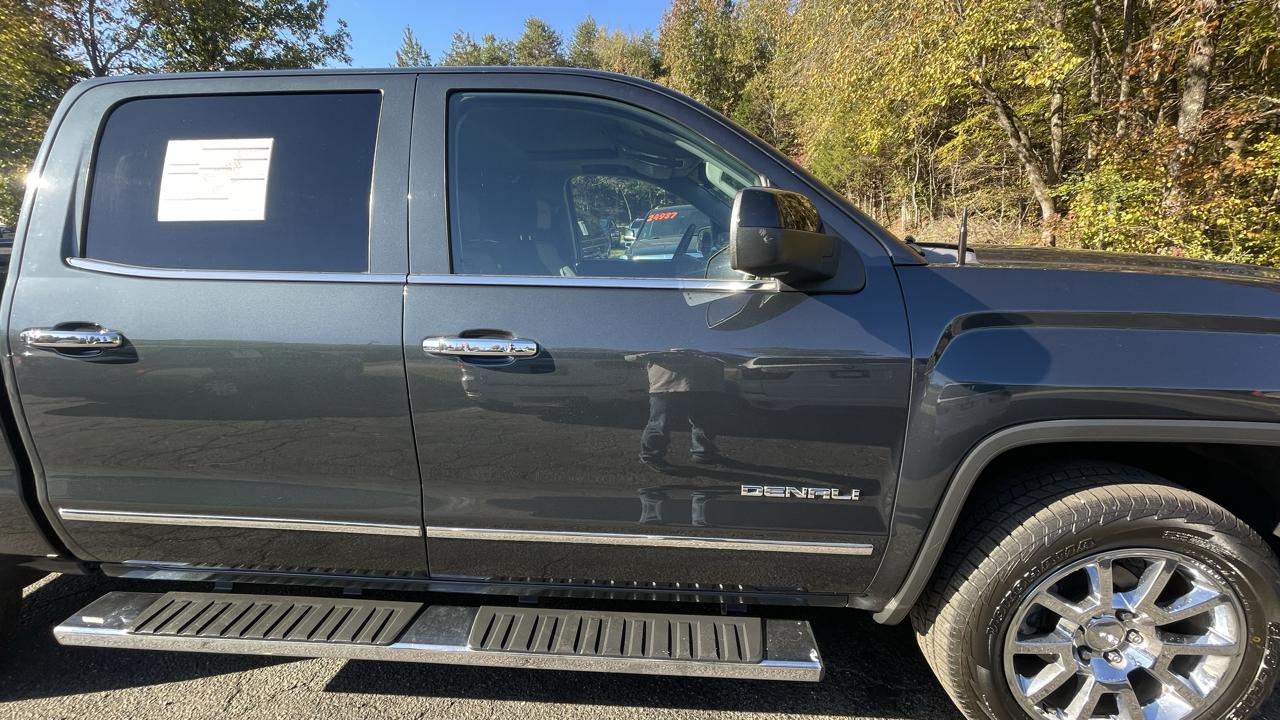 GMC Sierra 1500 Denali Crew Cab Long Box 4WD 2017