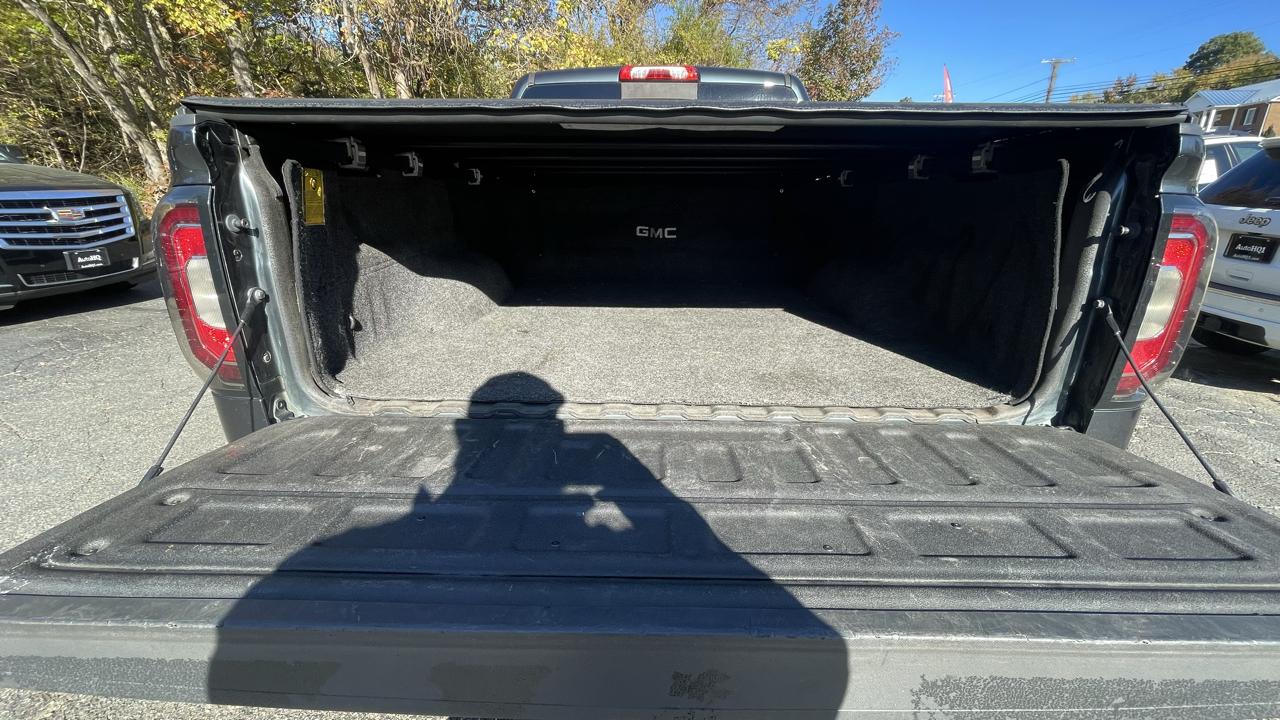 GMC Sierra 1500 Denali Crew Cab Long Box 4WD 2017