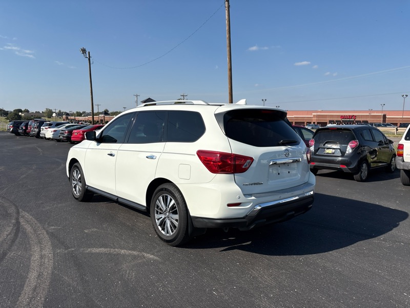 Nissan Pathfinder S 2020