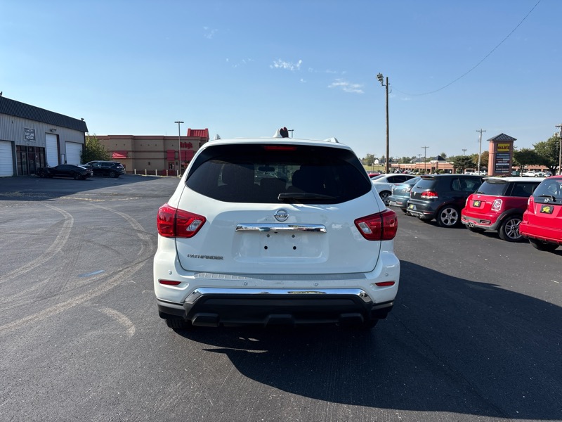 Nissan Pathfinder S 2020