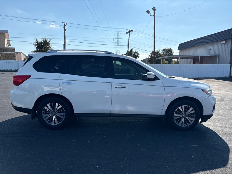 Nissan Pathfinder S 2020