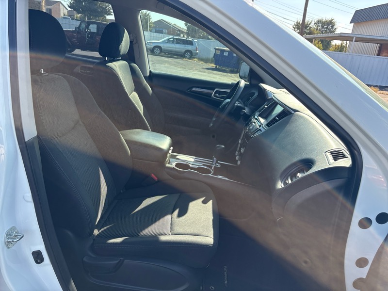 Nissan Pathfinder S 2020