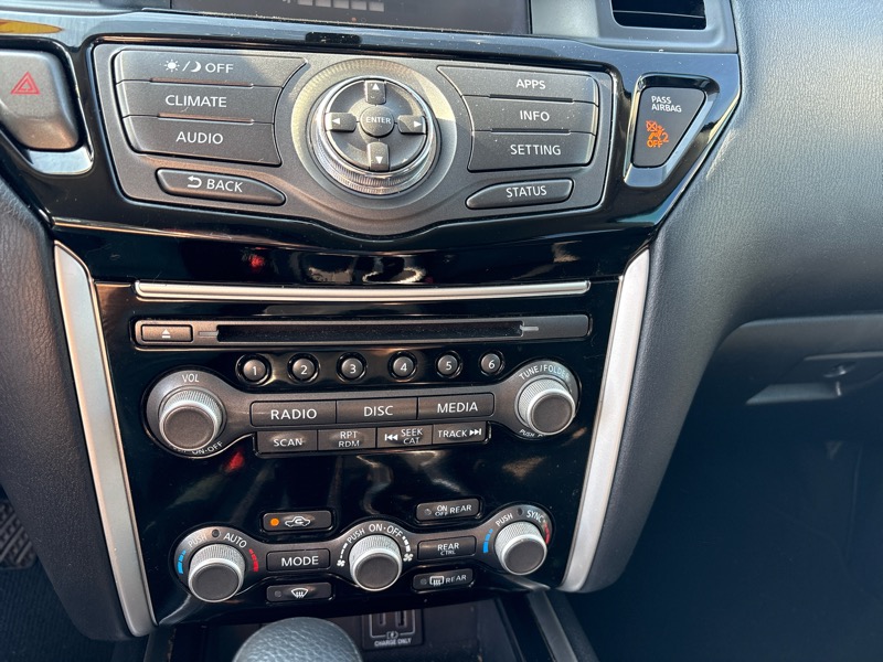 Nissan Pathfinder S 2020