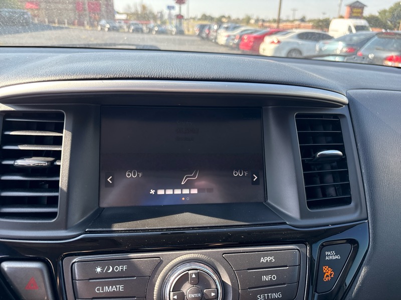 Nissan Pathfinder S 2020