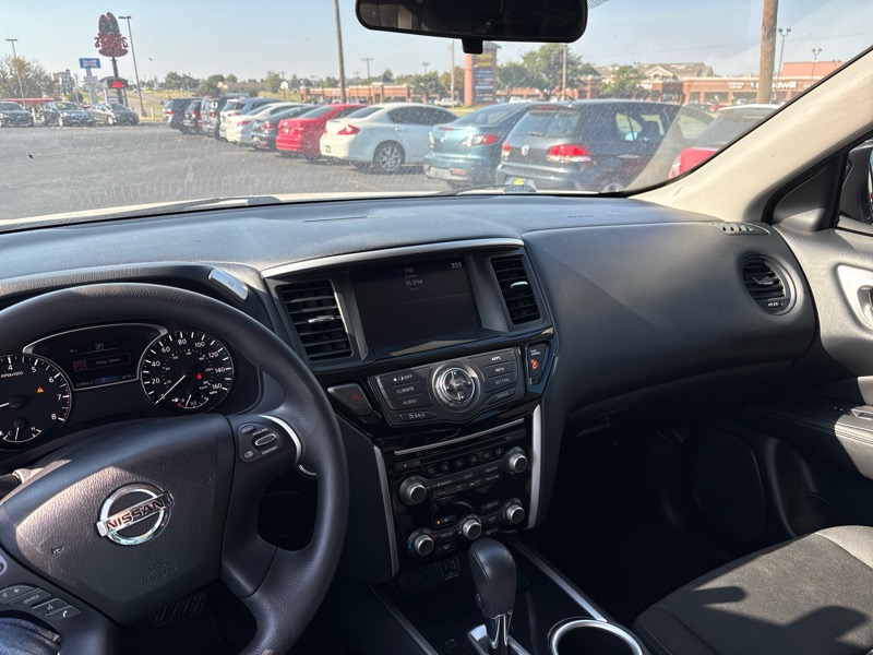 Nissan Pathfinder S 2020