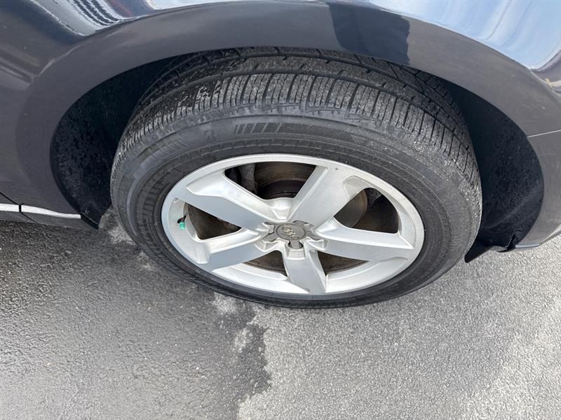 Audi Q5 2.0 quattro Premium 2012 Audi Q5 2.0 quattro Premium 2012