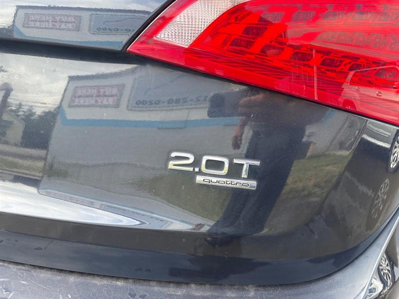 Audi Q5 2.0 quattro Premium 2012 Audi Q5 2.0 quattro Premium 2012