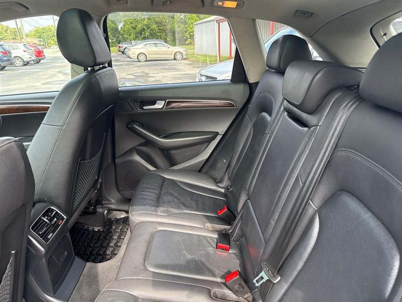 Audi Q5 2.0 quattro Premium 2012 Audi Q5 2.0 quattro Premium 2012