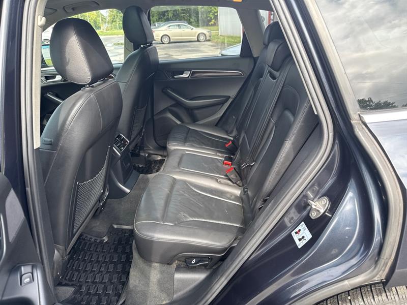 Audi Q5 2.0 quattro Premium 2012 Audi Q5 2.0 quattro Premium 2012