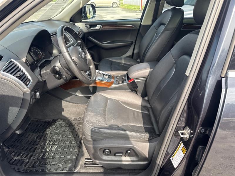 Audi Q5 2.0 quattro Premium 2012 Audi Q5 2.0 quattro Premium 2012