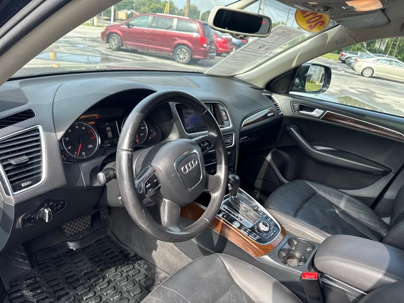 Audi Q5 2.0 quattro Premium 2012 Audi Q5 2.0 quattro Premium 2012