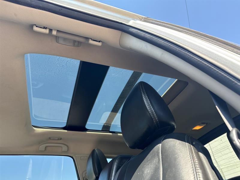 2014 Nissan Pathfinder S photo 11