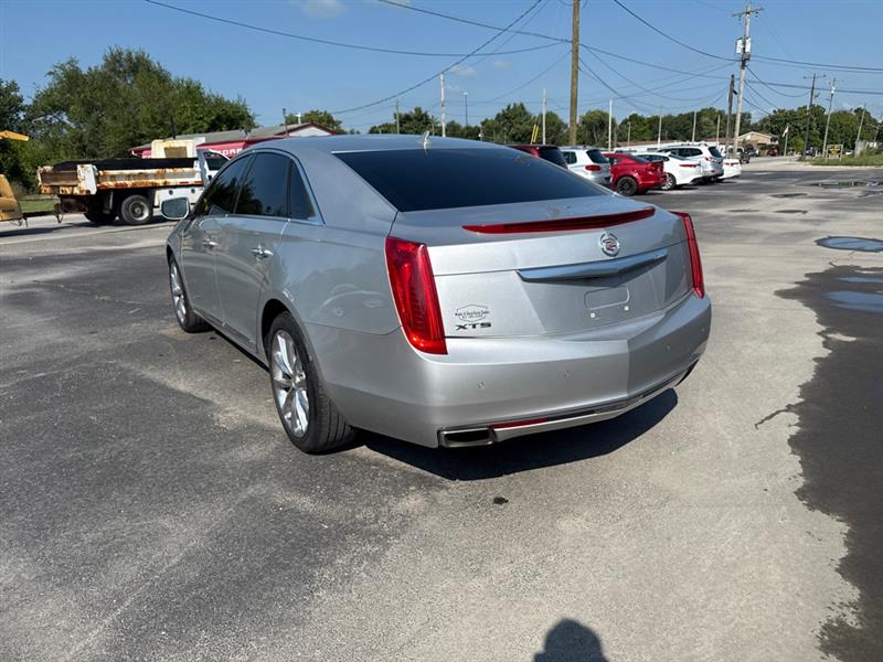 Cadillac XTS  2013