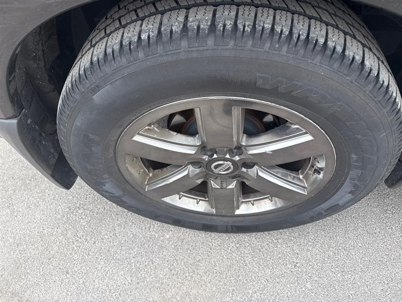 Nissan Armada Platinum 4WD 2013