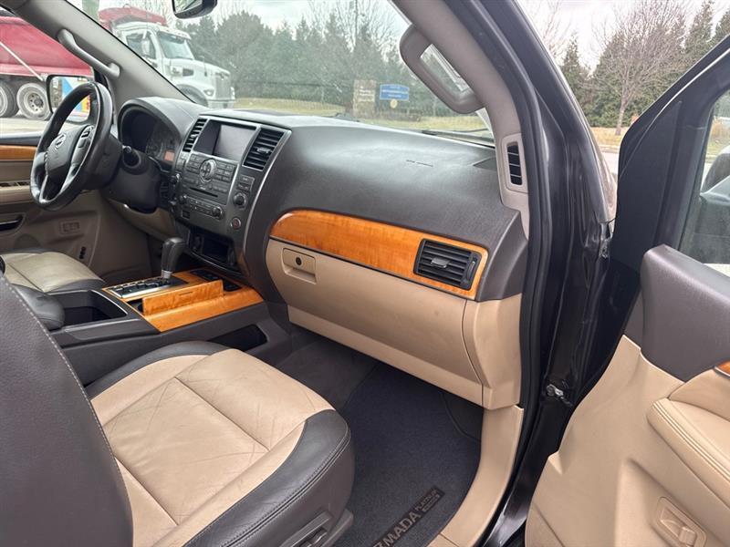 Nissan Armada Platinum 4WD 2013