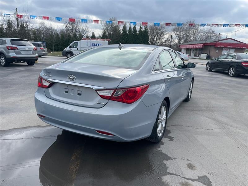 Hyundai Sonata SE Auto 2011