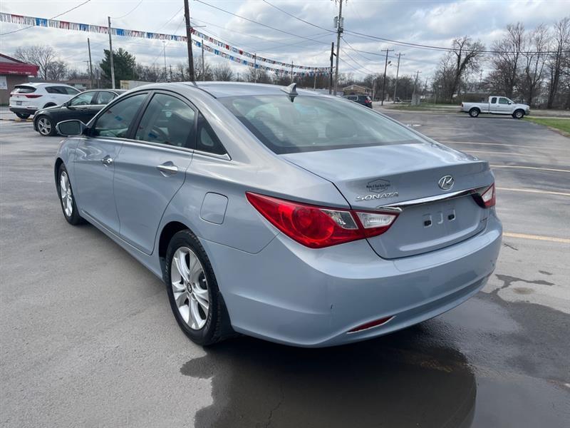 Hyundai Sonata SE Auto 2011