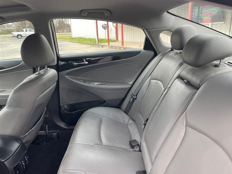 Hyundai Sonata SE Auto 2011