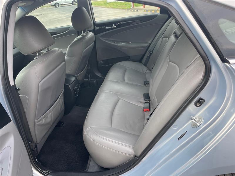 Hyundai Sonata SE Auto 2011