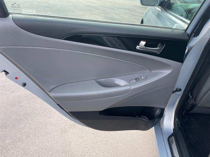 Hyundai Sonata SE Auto 2011