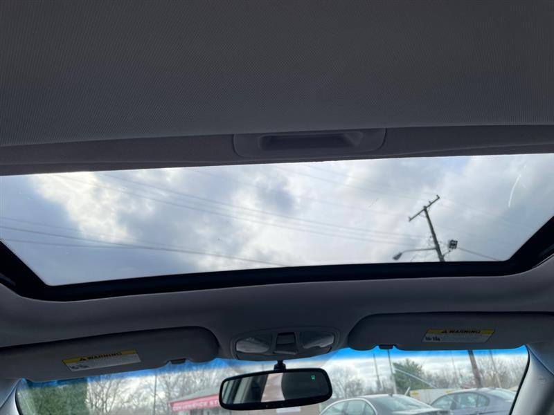 Hyundai Sonata SE Auto 2011