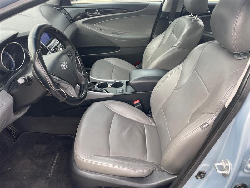 Hyundai Sonata SE Auto 2011