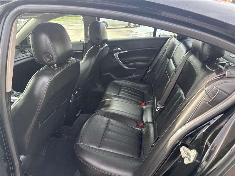 Buick Regal Base 2012