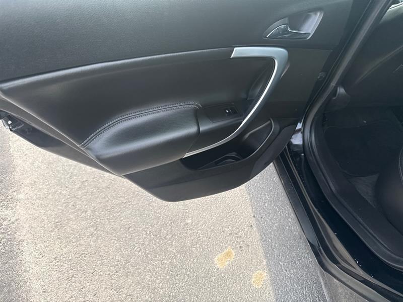 Buick Regal Base 2012