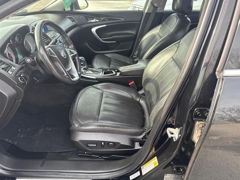 Buick Regal Base 2012