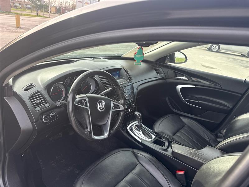 Buick Regal Base 2012