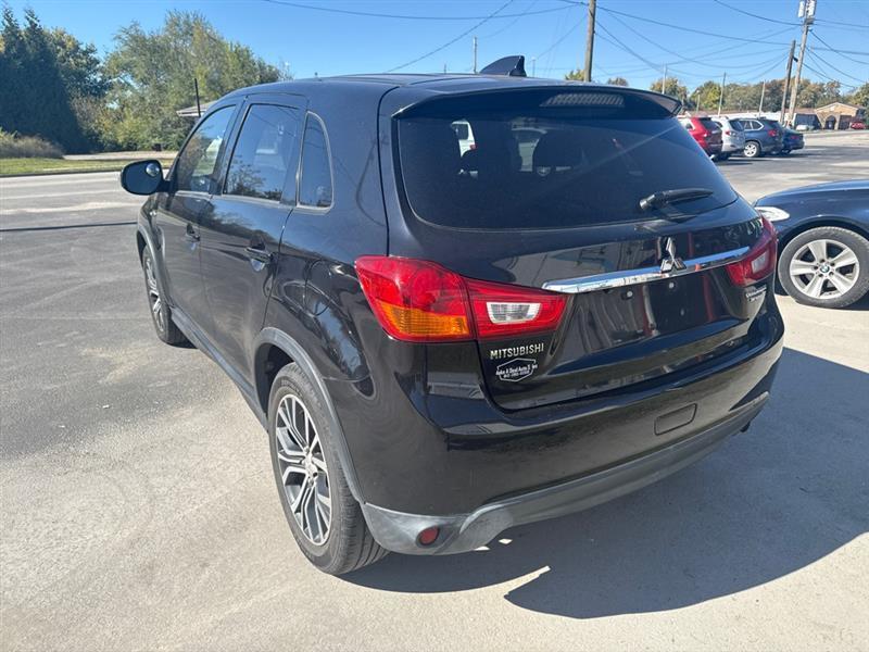 Mitsubishi Outlander Sport  2019