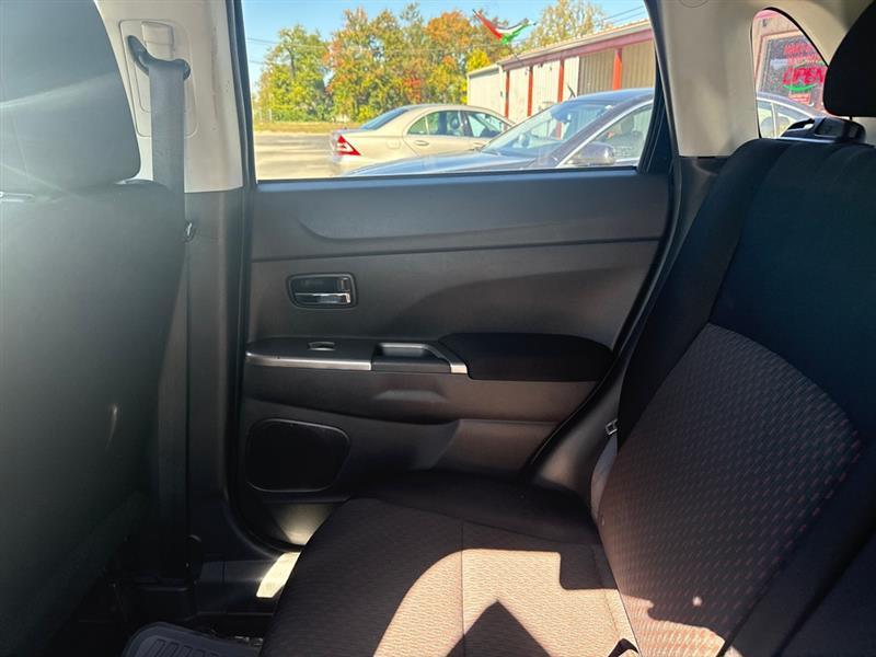 Mitsubishi Outlander Sport  2019