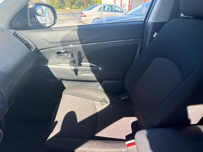 Mitsubishi Outlander Sport  2019