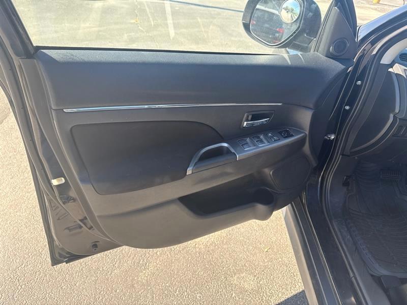 Mitsubishi Outlander Sport  2019