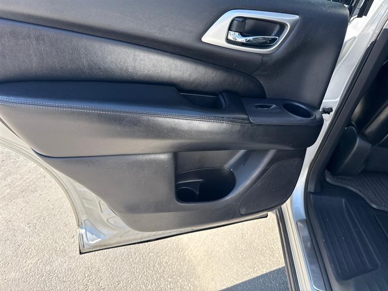 Nissan Pathfinder S 4WD 2014