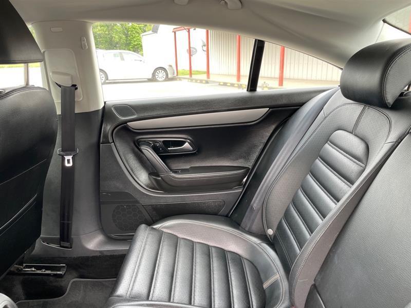 Volkswagen CC Sport PZEV 2011