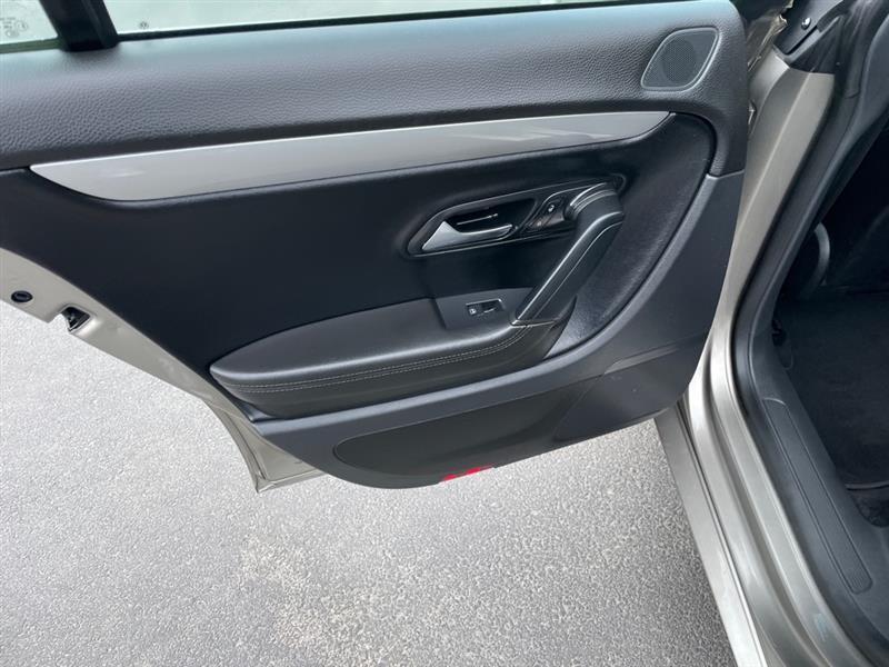 Volkswagen CC Sport PZEV 2011