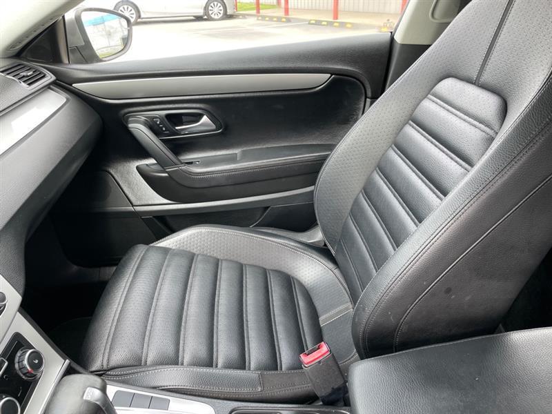 Volkswagen CC Sport PZEV 2011