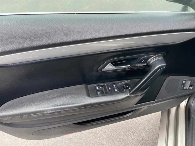 Volkswagen CC Sport PZEV 2011