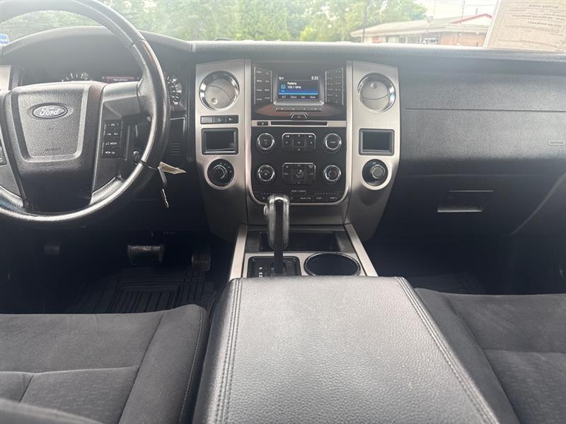 Ford Expedition XLT 4WD 2017