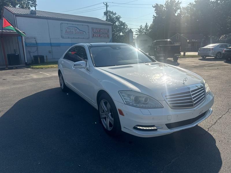 Mercedes-Benz S-Class S550 4-MATIC 2011