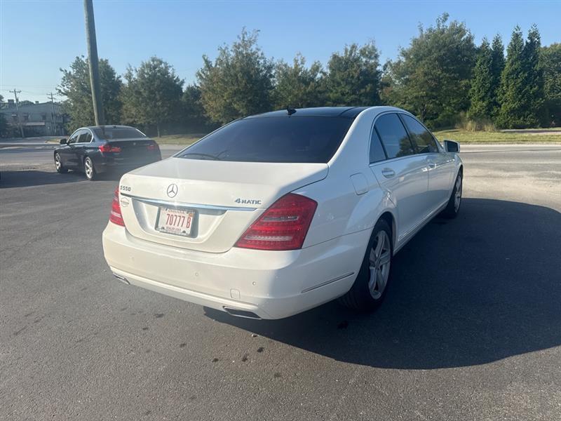 Mercedes-Benz S-Class S550 4-MATIC 2011
