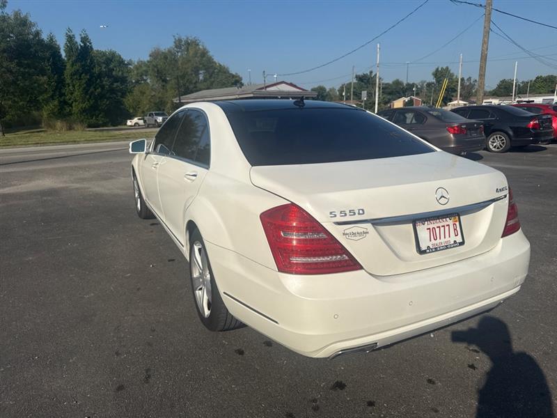 Mercedes-Benz S-Class S550 4-MATIC 2011