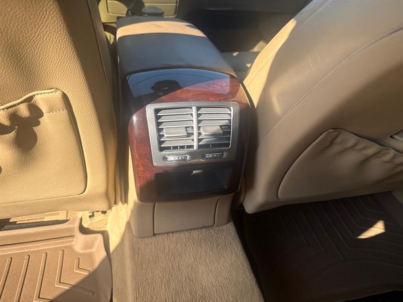 Mercedes-Benz S-Class S550 4-MATIC 2011