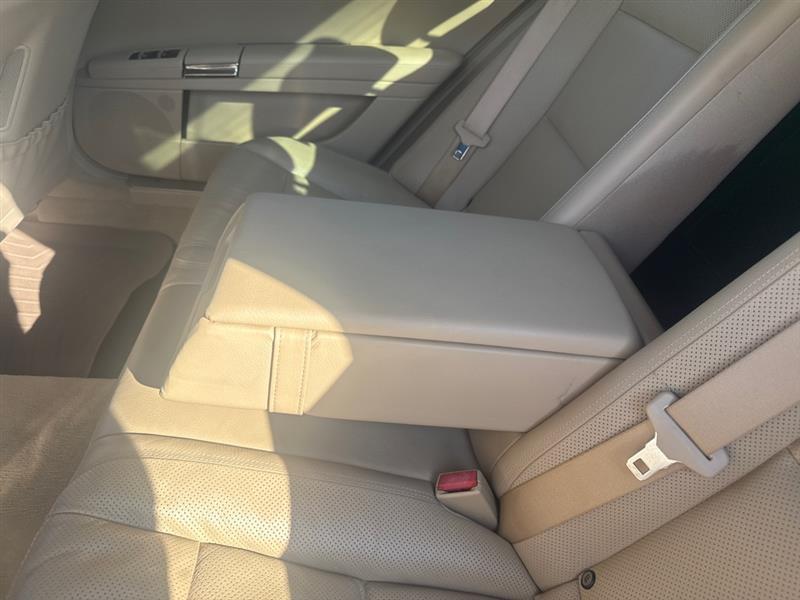Mercedes-Benz S-Class S550 4-MATIC 2011