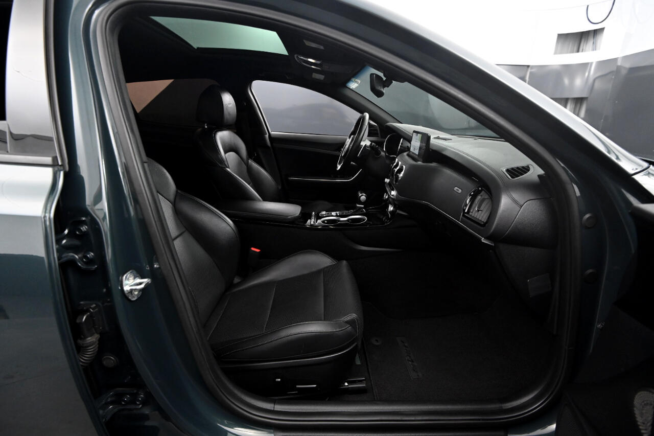 Kia Stinger GT-Line AWD 2022 Kia Stinger GT-Line AWD 2022